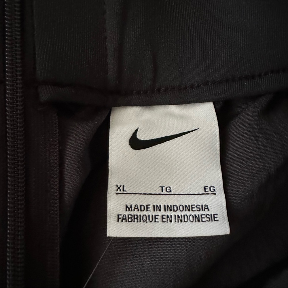 Nike Women's Black Dark Gray Athletic Shorts High Rise size zip‎ ladies XL NWT - Picture 6 of 10